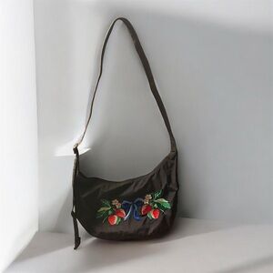 BAGGU UO Exclusive Strawberry Bow Embroidered Medium Nylon Crescent Bag NWOT